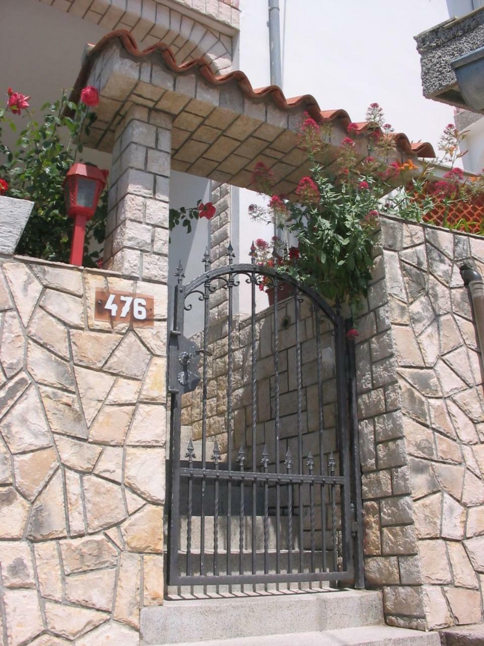 Apartmani Manuela Лопар Екстериор снимка